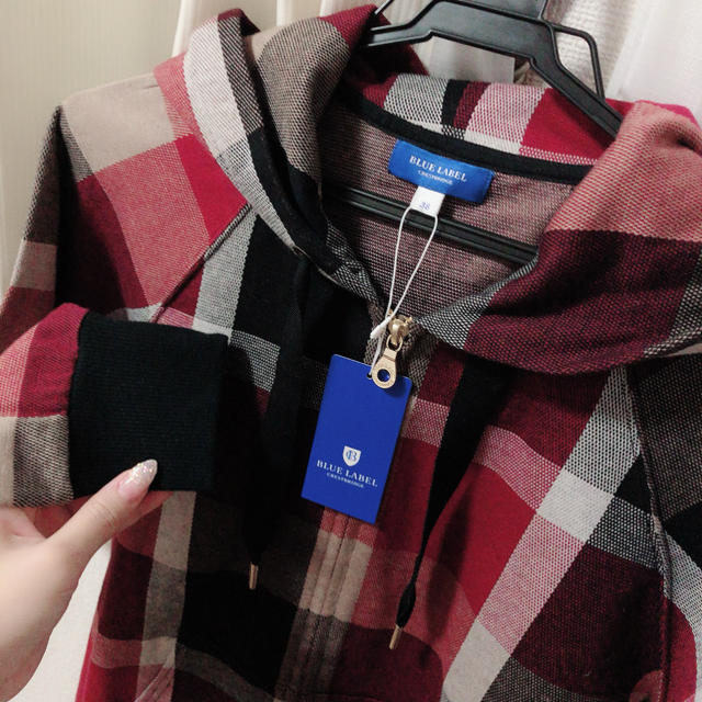 BURBERRY BLUE LABEL(バーバリーブルーレーベル)のʚ꒰⑅新品ブルーレーベルフードパーカー⑅꒱ɞ レディースのトップス(パーカー)の商品写真