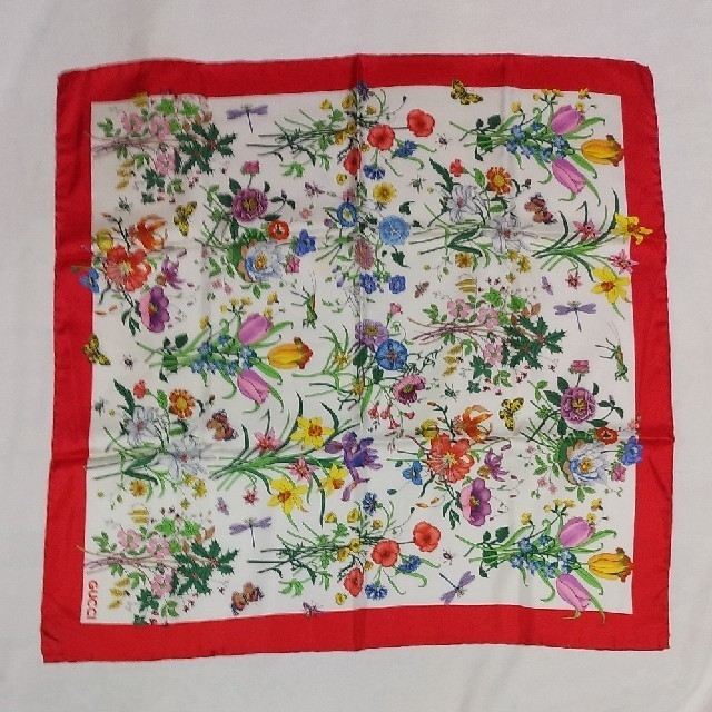 Gucci - グッチ 花柄スカーフの通販 by sumineラクマ店|グッチならラクマ Gucci - グッチ 花柄スカーフの通販 by sumineラクマ店|グッチならラクマ