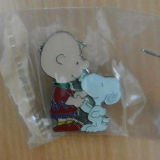 スヌーピー(SNOOPY)の❤︎新品❤︎スヌーピー ピンバッジ(バッジ/ピンバッジ)