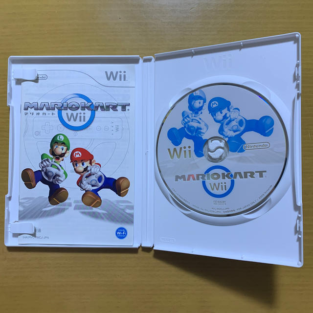 Wii(ウィー)のマリオカートWii エンタメ/ホビーのゲームソフト/ゲーム機本体(家庭用ゲームソフト)の商品写真