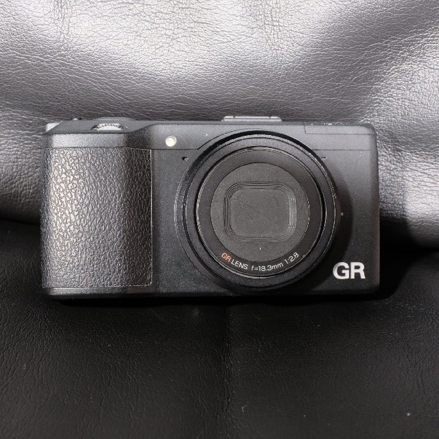 RICOH(リコー)のRicoh GR Aps-c 中古 予備バッテリー、リモコン付き スマホ/家電/カメラのカメラ(コンパクトデジタルカメラ)の商品写真