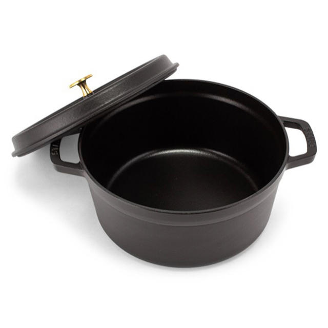 STAUB(ストウブ)のStaub ストウブ 26cm ブラック インテリア/住まい/日用品のキッチン/食器(鍋/フライパン)の商品写真