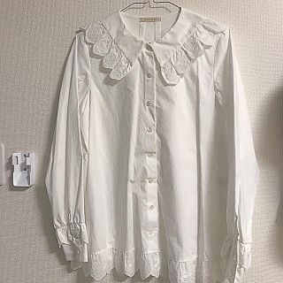 ディディジジ(didizizi)の限界お値下げ【新品】didizizi  ティーカップ刺繍ブラウス(シャツ/ブラウス(長袖/七分))