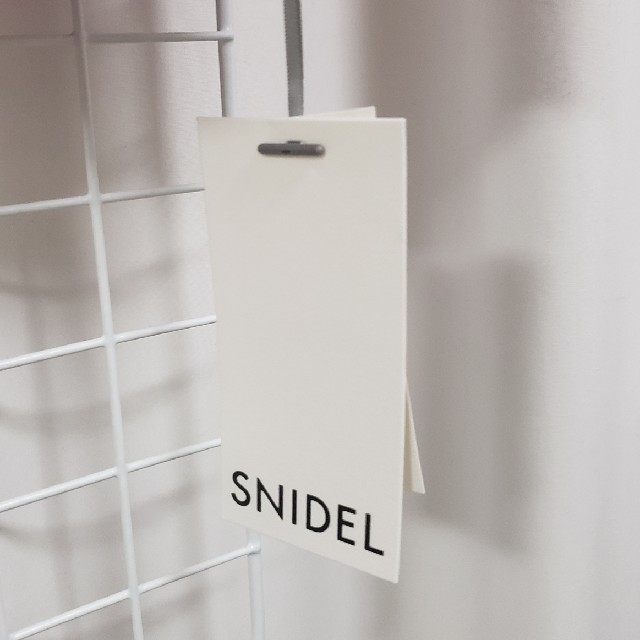 SNIDEL(スナイデル)の新品　SNIDEL カットソー レディースのトップス(カットソー(長袖/七分))の商品写真