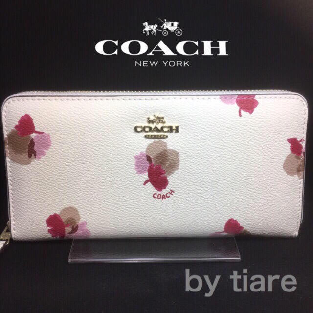 COACH(コーチ)のプレゼントにも❤️新品コーチ正規品ラウンドファスナー長財布 レディースのファッション小物(財布)の商品写真