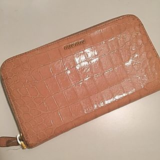 ミュウミュウ(miumiu)のジップウォレット(財布)