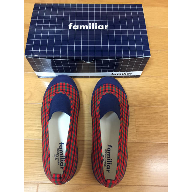 familiar(ファミリア)のファミリア 靴 （スリッポン）20センチ 新品 キッズ/ベビー/マタニティのキッズ靴/シューズ(15cm~)(スリッポン)の商品写真