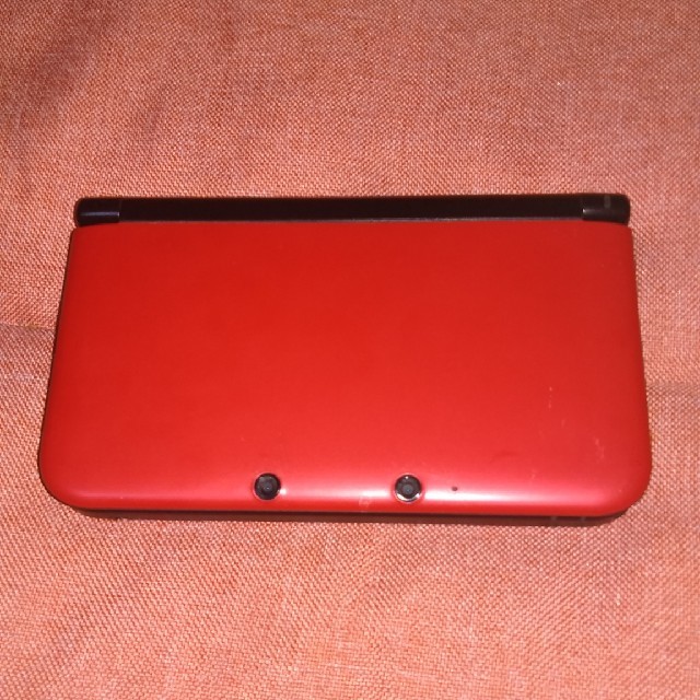 ニンテンドー3DS(ニンテンドー3DS)のNintendo 3DS  LL 本体 レッド/ブラック エンタメ/ホビーのゲームソフト/ゲーム機本体(携帯用ゲーム機本体)の商品写真