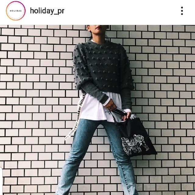 holiday(ホリデイ)のholiday　テープロゴTシャツ レディースのトップス(Tシャツ(長袖/七分))の商品写真