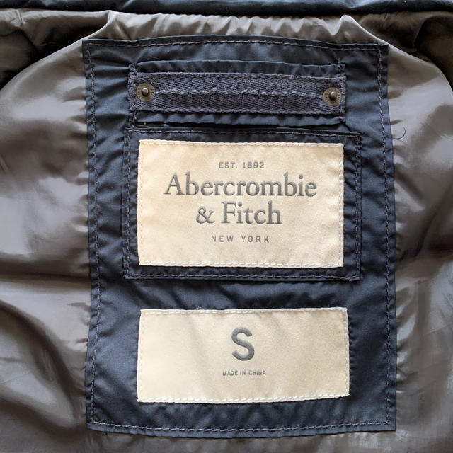 Abercrombie&Fitch(アバクロンビーアンドフィッチ)のa24様専用　アバクロ　ダウンベスト メンズのジャケット/アウター(ダウンベスト)の商品写真