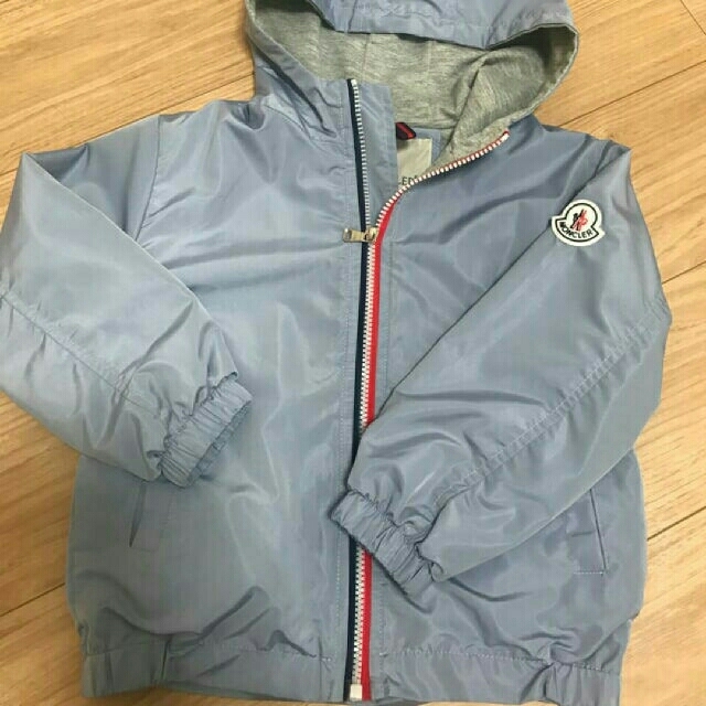 MONCLER(モンクレール)のキッズジャケット １２０ キッズ/ベビー/マタニティのキッズ服男の子用(90cm~)(ジャケット/上着)の商品写真