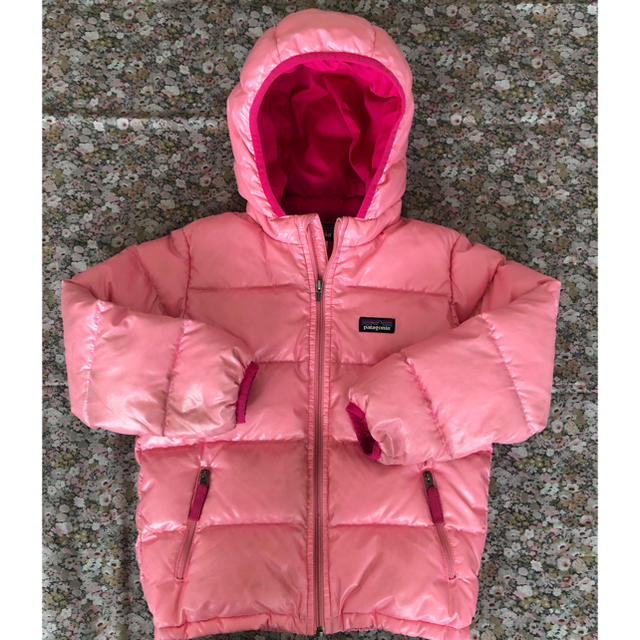 patagonia(パタゴニア)のピンク💖パタゴニア５Tダウン キッズ/ベビー/マタニティのキッズ服女の子用(90cm~)(ジャケット/上着)の商品写真