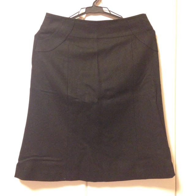 NATURAL BEAUTY BASIC(ナチュラルビューティーベーシック)の美品 ブラックひざ丈スカート レディースのスカート(ひざ丈スカート)の商品写真