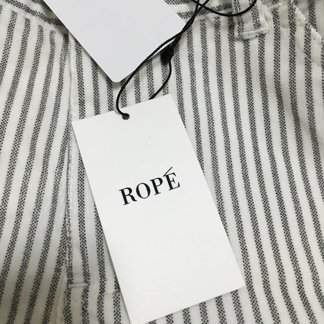 ROPE’(ロペ)の新品ROPEストライプテーパードパンツ レディースのパンツ(カジュアルパンツ)の商品写真