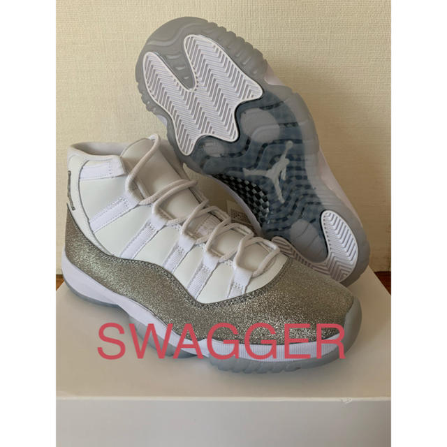 NIKE(ナイキ)のNIKE AIR JORDAN 11 WMNS METALLIC SILVER メンズの靴/シューズ(スニーカー)の商品写真