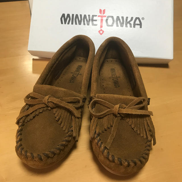 Minnetonka(ミネトンカ)のミネトンカ★モカシン★ブラウン★22.5センチ レディースの靴/シューズ(スリッポン/モカシン)の商品写真