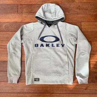 オークリー(Oakley)のオークリー　パーカー(パーカー)