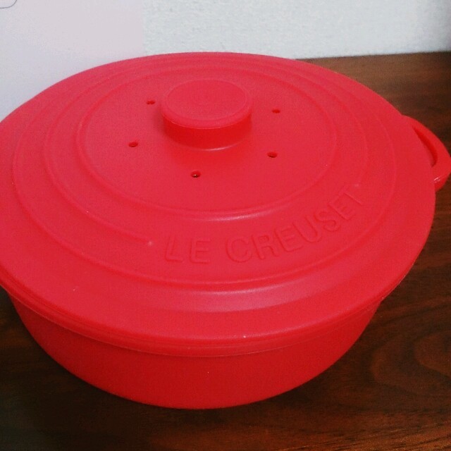 LE CREUSET(ルクルーゼ)の新品！ル・クルーゼ☆シリコンスチーマー インテリア/住まい/日用品のキッチン/食器(調理道具/製菓道具)の商品写真