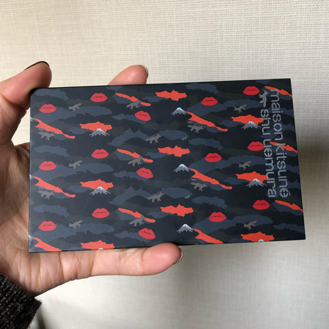 shu uemura(シュウウエムラ)のシュウウエムラ　カモ　アイシャドウパレット コスメ/美容のベースメイク/化粧品(アイシャドウ)の商品写真