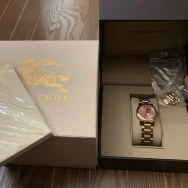 BURBERRY(バーバリー)のバーバリー　時計　ローズゴールド レディースのファッション小物(腕時計)の商品写真