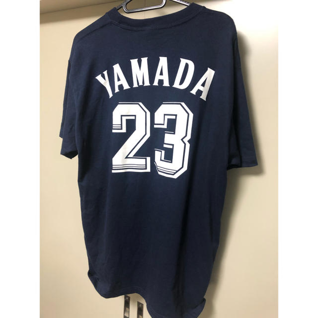 東京ヤクルトスワローズ(トウキョウヤクルトスワローズ)の東京ヤクルトスワローズ 山田哲人選手 Tシャツ Lサイズ スポーツ/アウトドアの野球(記念品/関連グッズ)の商品写真