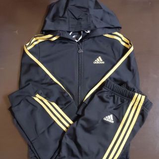 アディダス(adidas)の90cm adidas キッズ ジャージ上下セット ブラック×ゴールド(その他)