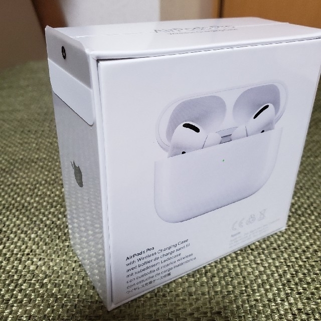 専用　即日or翌日発送　Apple AirPods Pro　新品未開封 スマホ/家電/カメラのオーディオ機器(ヘッドフォン/イヤフォン)の商品写真