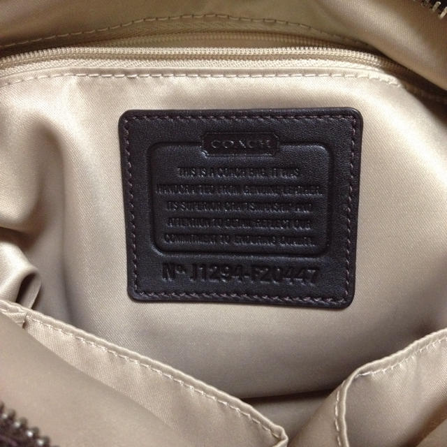COACH(コーチ)の美品✨コーチ❤️パテントレザーショルダー レディースのバッグ(ショルダーバッグ)の商品写真