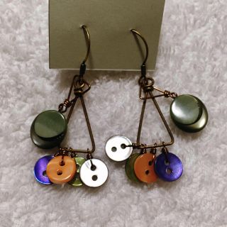 ピアス　ボタン　ハンドメイド　アクセサリー