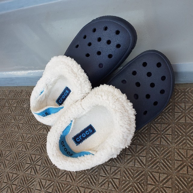 crocs(クロックス)のCROCS ボア付き メンズの靴/シューズ(サンダル)の商品写真