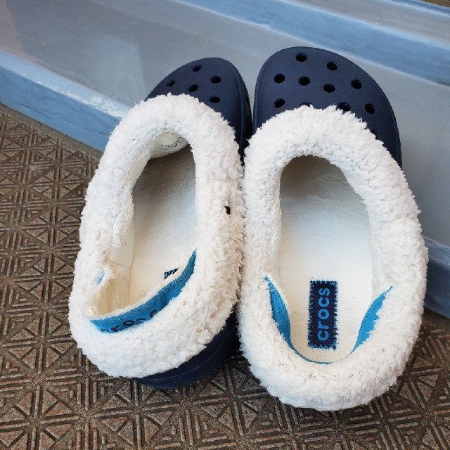 crocs(クロックス)のCROCS ボア付き メンズの靴/シューズ(サンダル)の商品写真