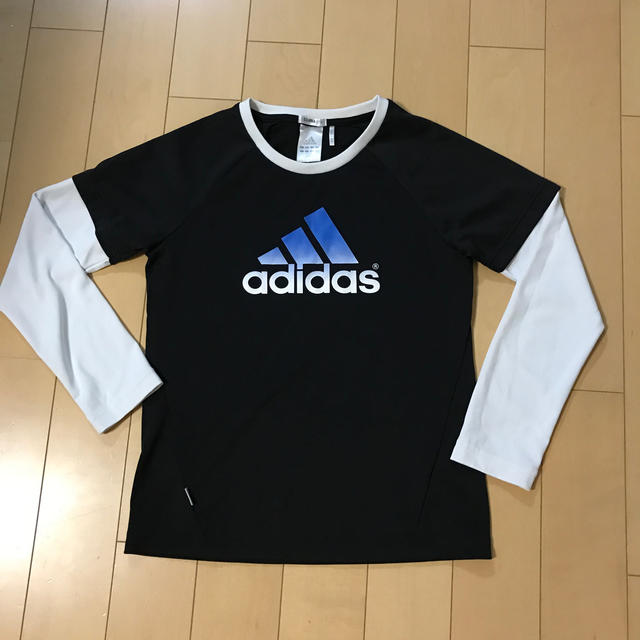 adidas(アディダス)のアディダス☆長そでTシャツ☆サイズM スポーツ/アウトドアのランニング(ウェア)の商品写真