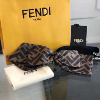 数量限定人気 FENDI リボン バレッタ kn6qj-m77458277005 actualizate.ar