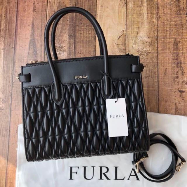 最終値下げFURLA コメタ　ステイシー　ショルダー　レッド　ラムスキン　キルト