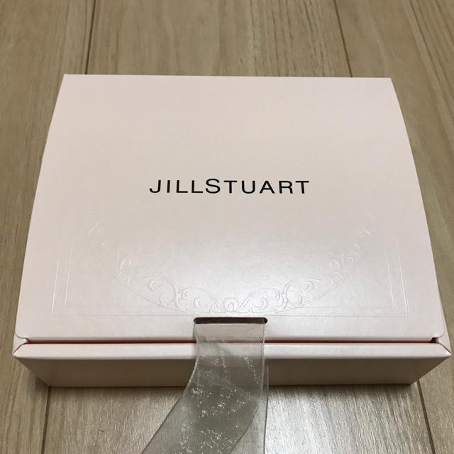 JILLSTUART(ジルスチュアート)のJILL STUART プレゼントボックスと手提げ袋 レディースのバッグ(ショップ袋)の商品写真