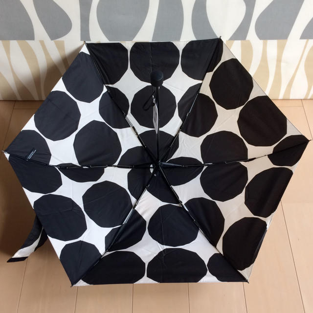 marimekko(マリメッコ)の新品 マリメッコ 折りたたみ傘 ギヴェット KIVET ブラック レディースのファッション小物(傘)の商品写真