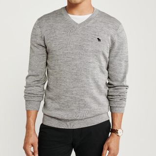 アバクロンビーアンドフィッチ(Abercrombie&Fitch)の★月火水限定大特価！★アバクロ メンズワンポイントＶネックニット☆S(ニット/セーター)