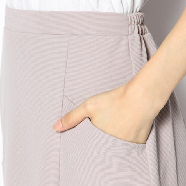 KBF+(ケービーエフプラス)のSALE ポケット切り替えスカート レディースのスカート(ひざ丈スカート)の商品写真