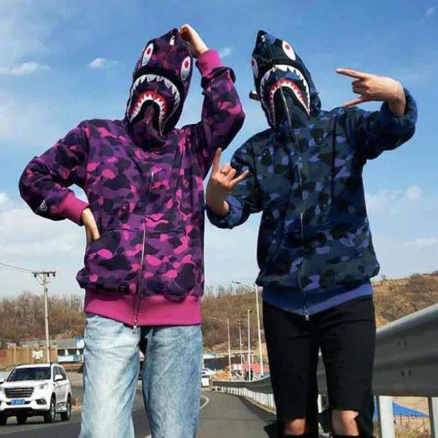 A BATHING APE(アベイシングエイプ)のA BATHING APE シャークパーカー メンズのトップス(パーカー)の商品写真