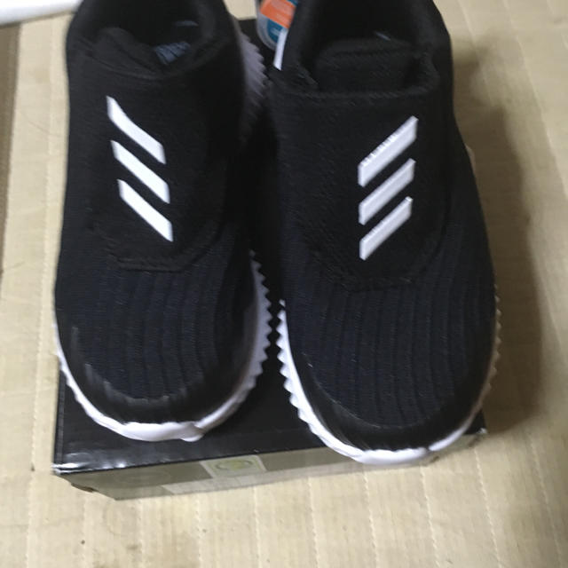 adidas(アディダス)のadidas スニーカー　コンパクト　ブラウン キッズ/ベビー/マタニティのベビー靴/シューズ(~14cm)(スニーカー)の商品写真