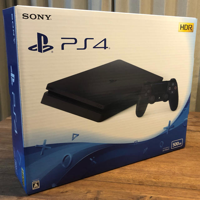 PlayStation4(プレイステーション4)のPlayStation4 ジェット・ブラック 500GB エンタメ/ホビーのゲームソフト/ゲーム機本体(家庭用ゲーム機本体)の商品写真