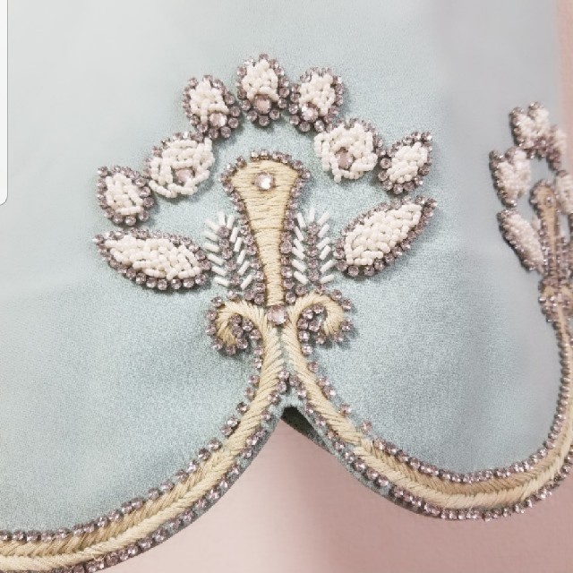 ビジュー刺繍ワンピース アリスアンドオリビア ジルスチュアート ビジュー刺繍ワンピース アリスアンドオリビア ジルスチュアート