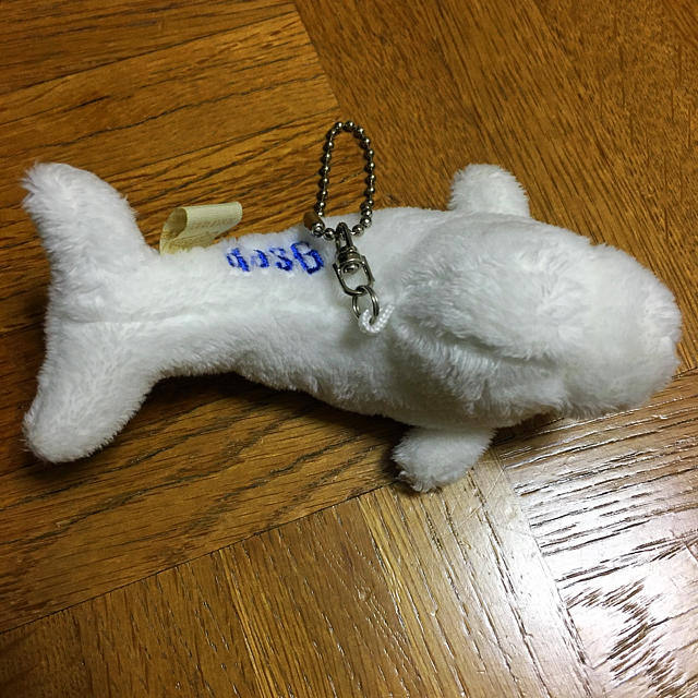 水族館 シロイルカ キーホルダー エンタメ/ホビーのおもちゃ/ぬいぐるみ(ぬいぐるみ)の商品写真