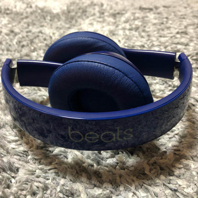 Beats by Dr Dre(ビーツバイドクタードレ)のbeats Solo2 blue スマホ/家電/カメラのオーディオ機器(ヘッドフォン/イヤフォン)の商品写真