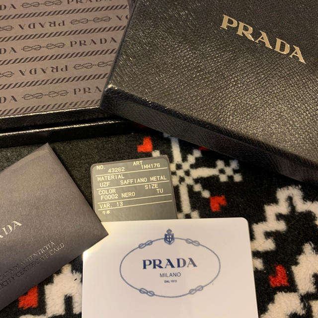 PRADA 三つ折り 財布 黒