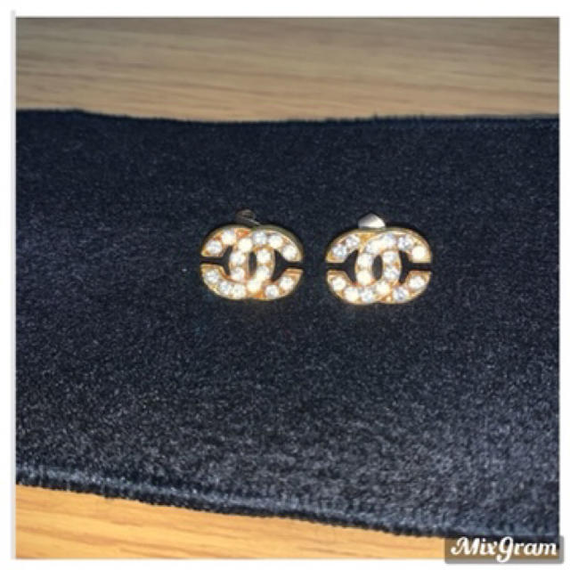 CHANEL(シャネル)のりゅうと様専用　ノベルティ　ピアス　ココマーク レディースのアクセサリー(ピアス)の商品写真