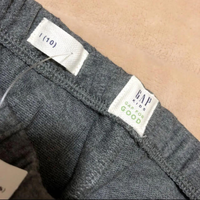 GAP Kids(ギャップキッズ)のgap kids 新品 レギンス 140cm ダークグレー　値下げ キッズ/ベビー/マタニティのキッズ服女の子用(90cm~)(パンツ/スパッツ)の商品写真