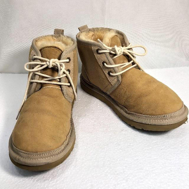 UGG(アグ)の【しゅんちき様専用】アグ オーストラリアのミドルカットブーツ メンズの靴/シューズ(ブーツ)の商品写真