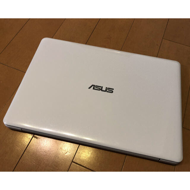 ASUS(エイスース)の★ASUS ノートパソコンE203M 美品★ スマホ/家電/カメラのPC/タブレット(ノートPC)の商品写真