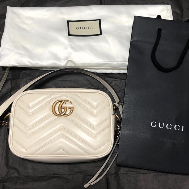 偉大な Gucci - バッグ 美品 本物 グッチ GGマーモント ミニショルダー